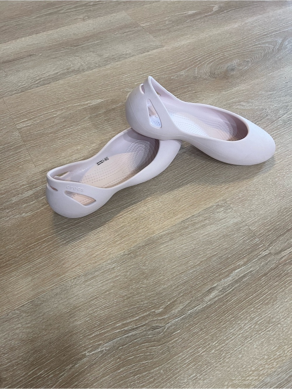 CROCS Women's Pale Pink Classic Ballet Flat